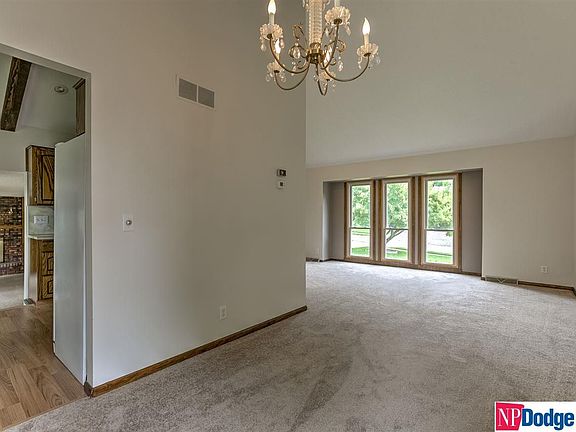 5th image of 15138 Fieldcrest Dr
