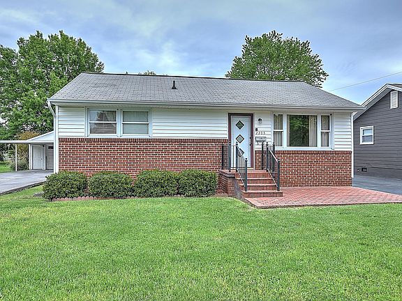3rd image of 2305 Sanford Dr