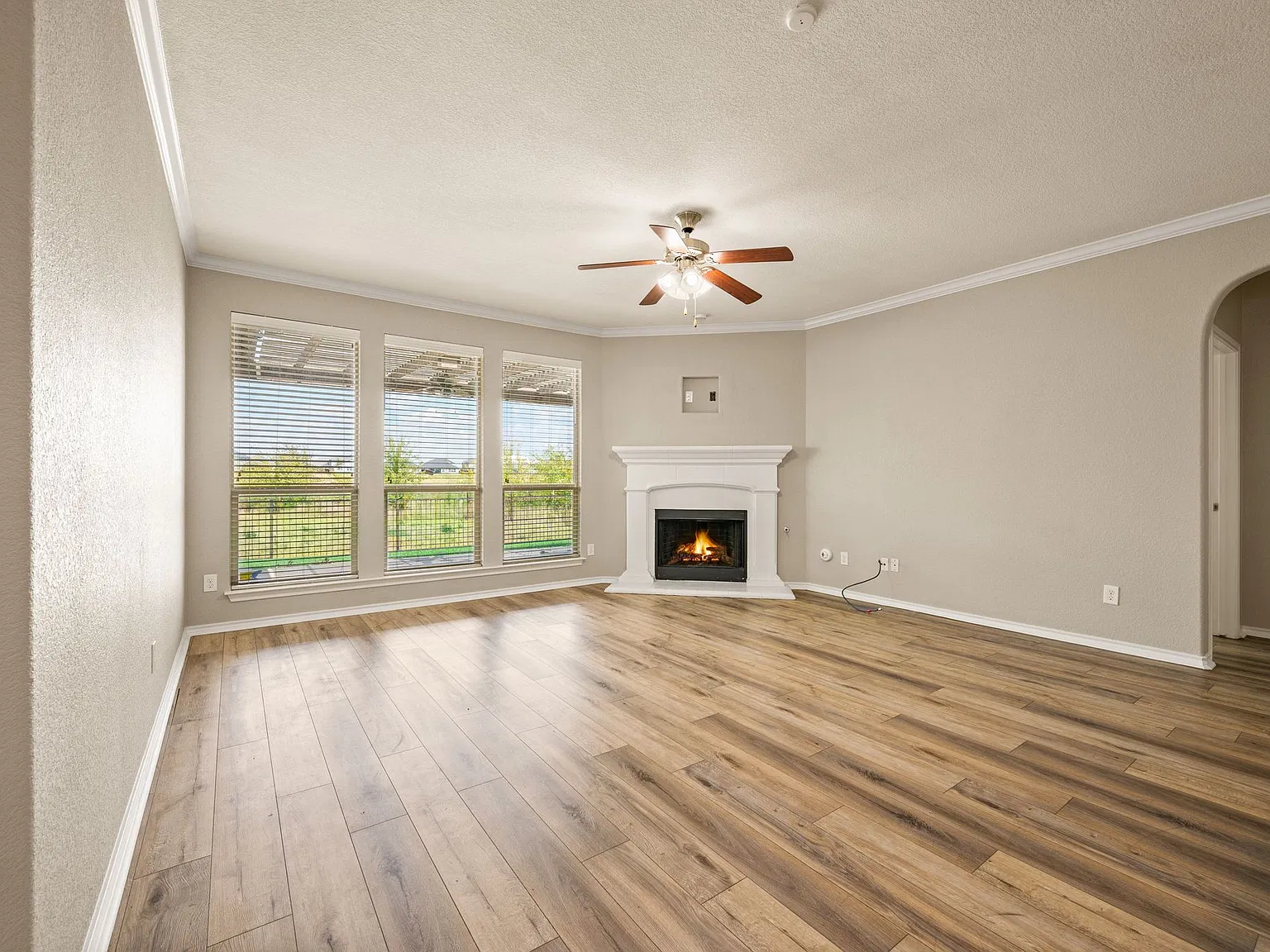 3 bed, 1737 sqft, $2,180 — Photo 3