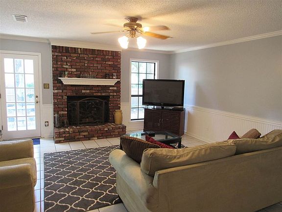 2nd image of 530 Hermitage Trl