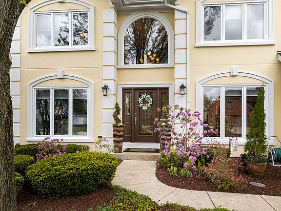 2nd image of 2224 Stowe Cir