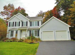 3 Eagles Gln, Clifton Park, NY 12065