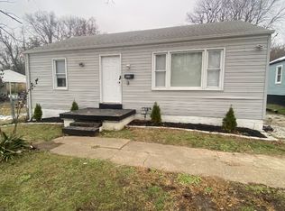 829 Carson Rd, Saint Louis, MO 63135