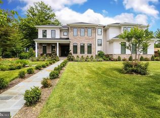 1018 Maple Ave E, Vienna, VA 22180