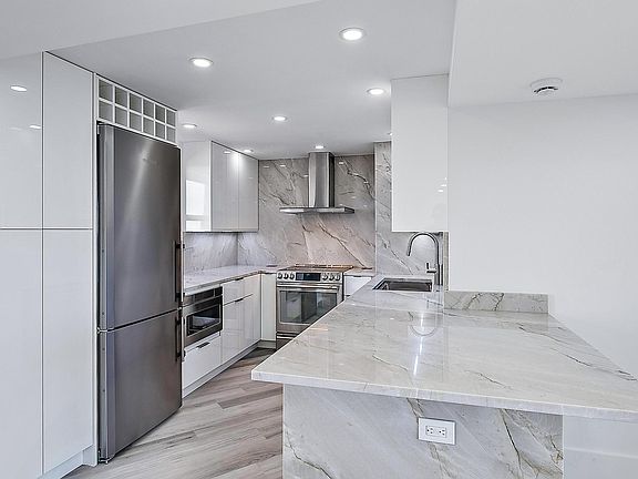 5th image of 5200 N Flagler Drive #2204