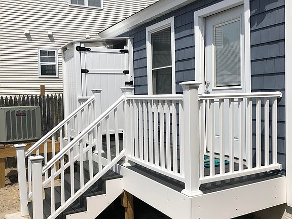 3rd image of 215 Lincoln Ave