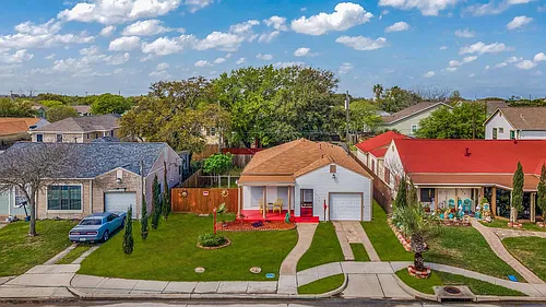 1413 53rd St Photo 1