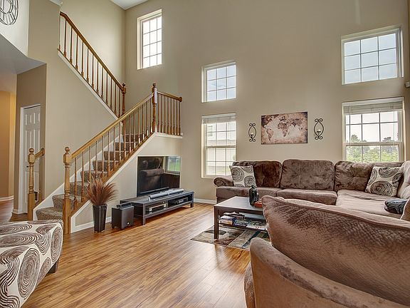 2nd image of 6900 Creekside Dr