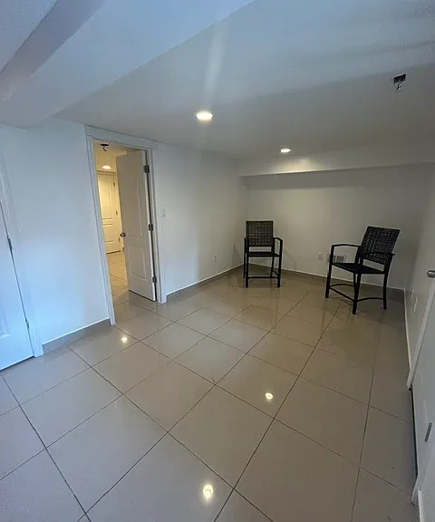 Walk-out Basement Room