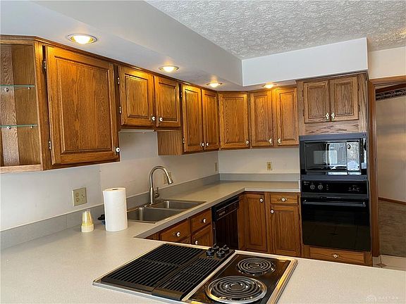 4th image of 1144 Club Cir