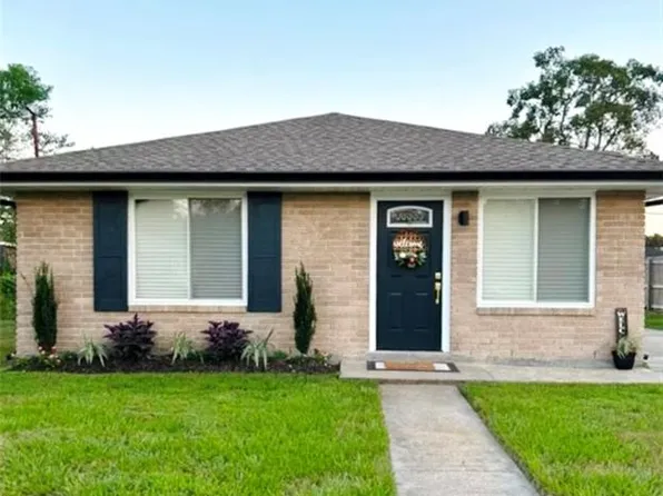 2221 Riverbend Dr, Violet, LA 70092