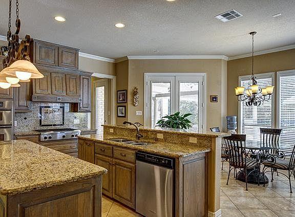 5th image of 2133 Farrington Ln