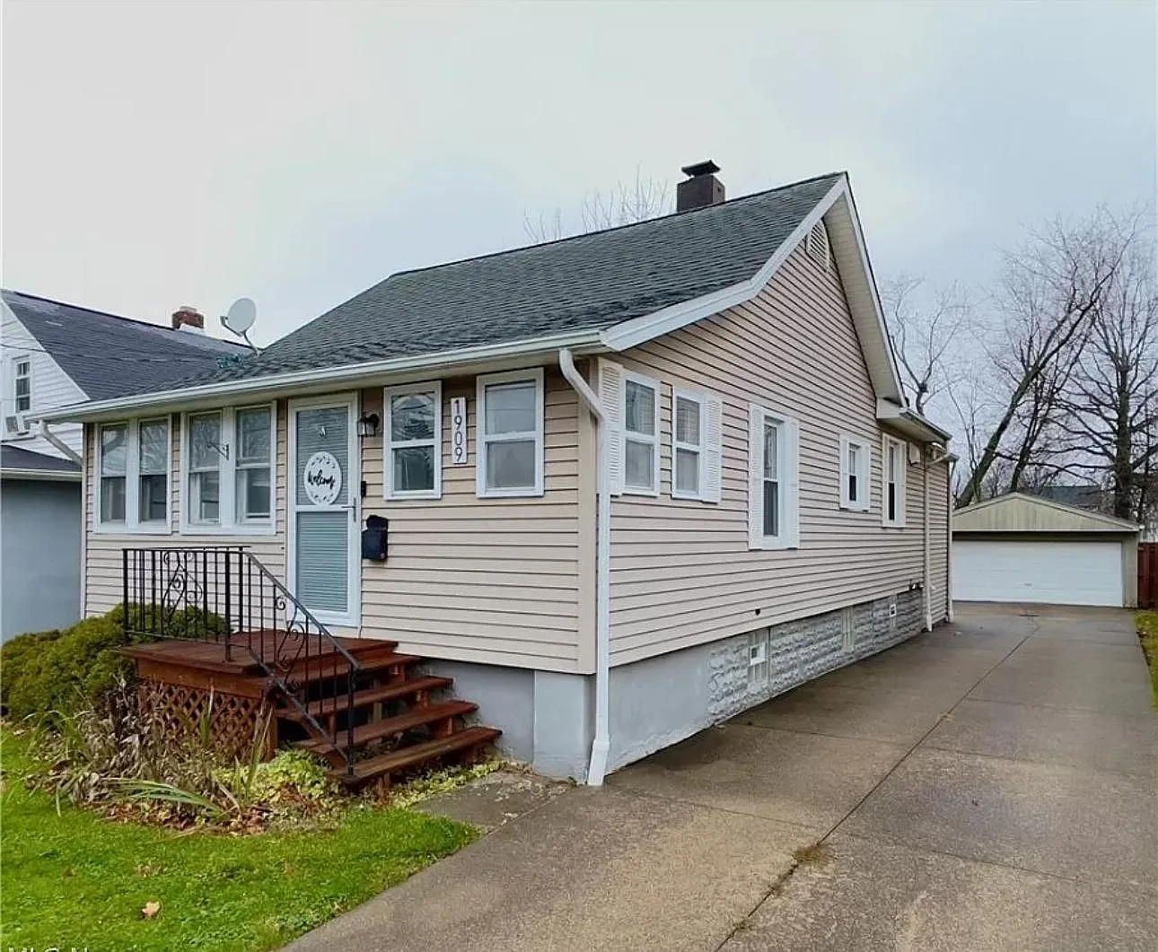 3 bed, 1595 sqft, $1,695 — Photo 1