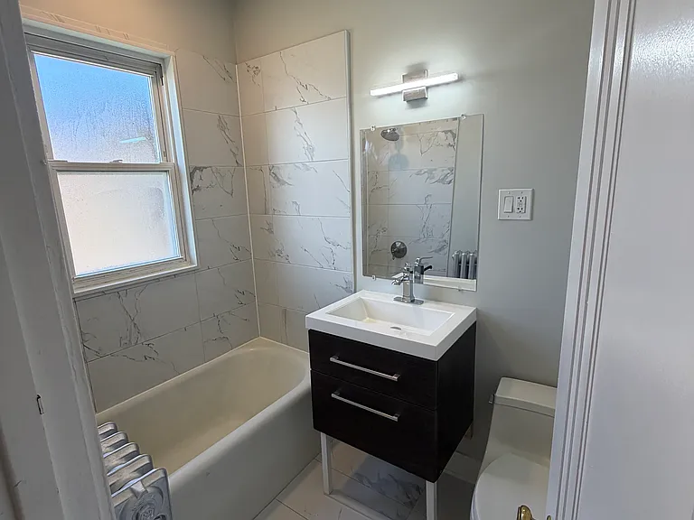 3050 N Lockwood Ave — Photo 4