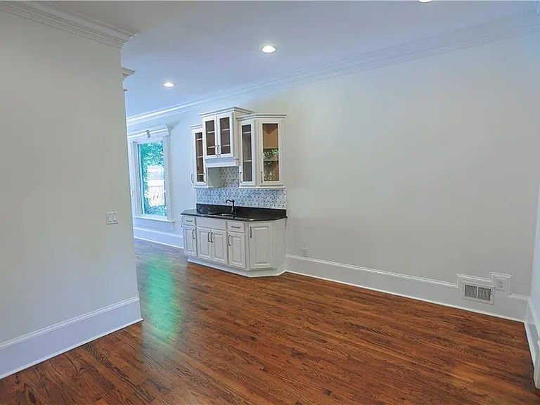 1296 Lenox Park Blvd — Photo 9