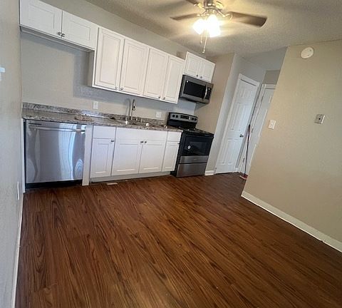 3rd image of 3105 E Dale St APT 210
