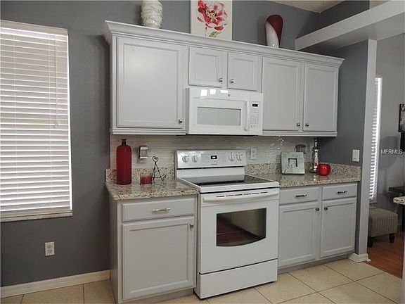 5th image of 2129 Grafton Ave