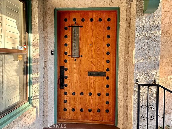 3rd image of 1122 N Isabel St