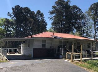 297 W Main St, Decaturville, TN 38329