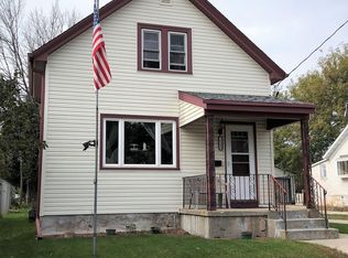 1124 S 19th St, Manitowoc, WI 54220