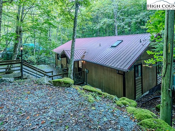 3rd image of 205 Dogwood Lane
