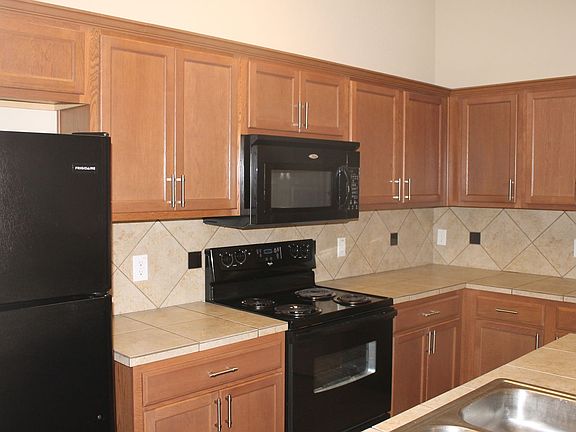 3rd image of 1424 Ravenwood Dr #1424