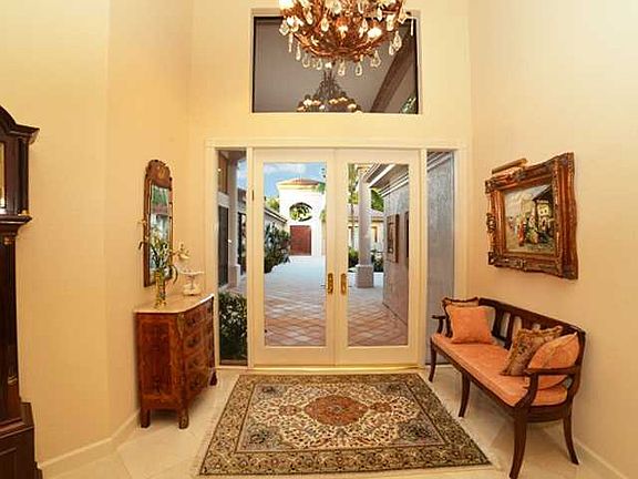 Home For Sale In Broken Sound