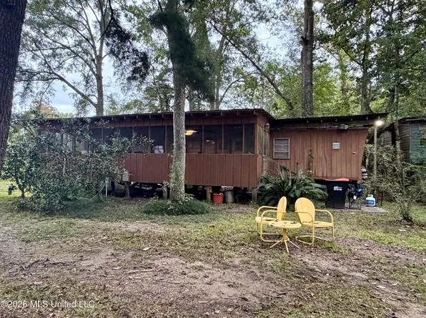 100 Parkside Dr, Picayune, MS 39466