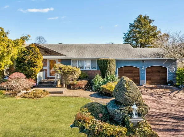 15 Cooper Street, Farmingdale, NY 11735