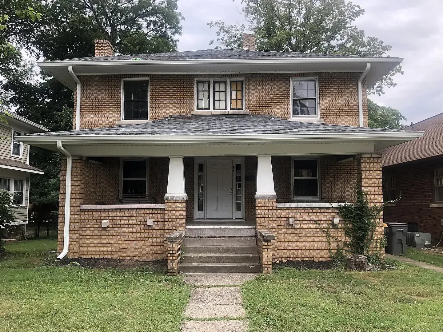 718 E Hunter Ave — Photo 1