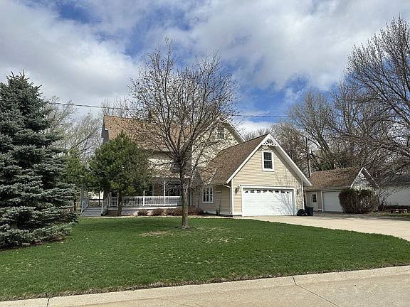 2nd image of 739 S 10th St