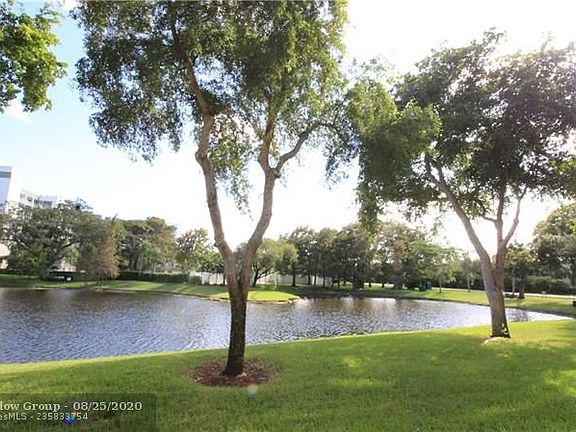 5th image of 2213 Cypress Island Dr APT 303