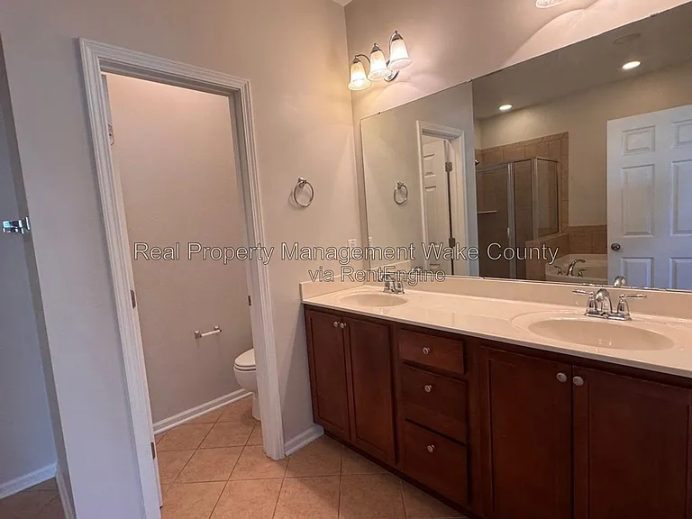 1365 Regulator St — Photo 13