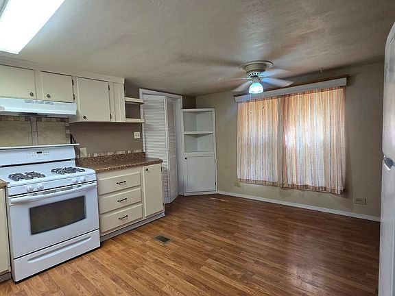 4th image of 216 Conestoga Trl