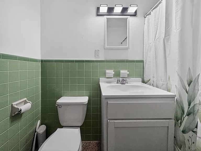 510 Barrow Ave — Photo 16