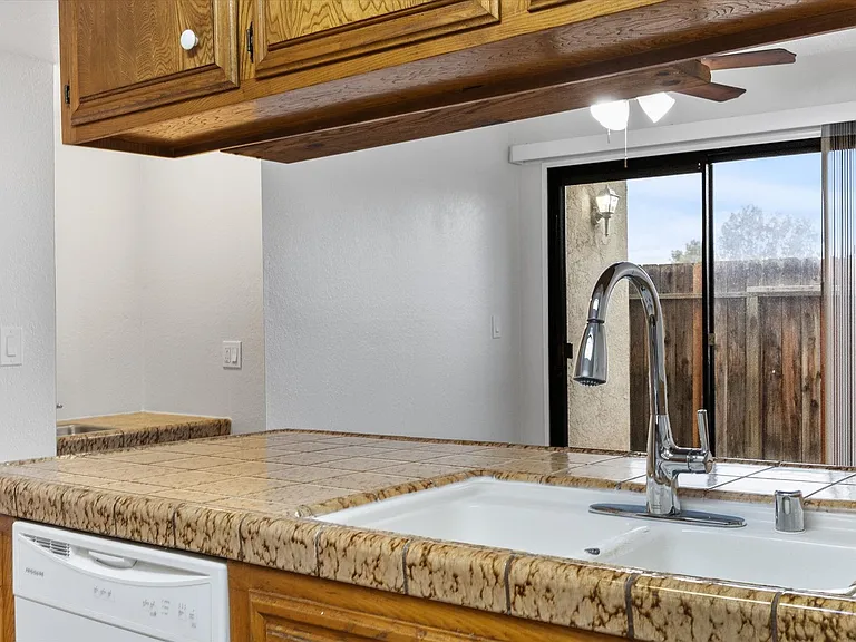 3501 Bernard St #1C — Photo 16
