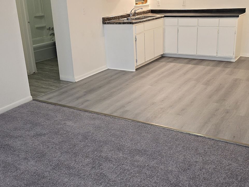 Livingroom, Bath and Kitchen proximity