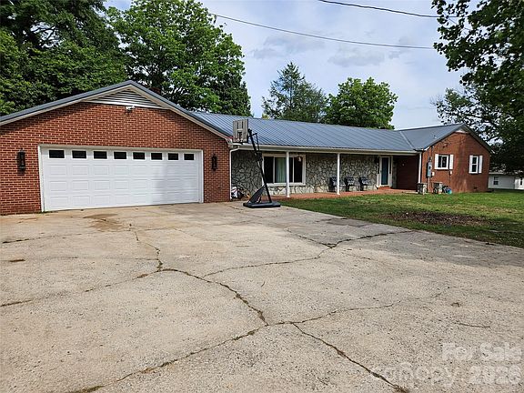 3rd image of 5136 Sherrill Dr