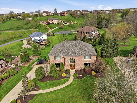 4th image of 315 Fox Run Dr