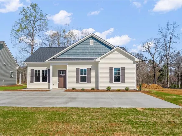 1380 Piedmont Dr, Lexington, NC 27295