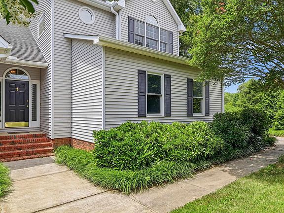 3rd image of 319 Wild Rice Dr