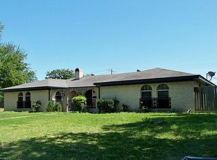 1001 Calvert St, Hearne, TX 77859