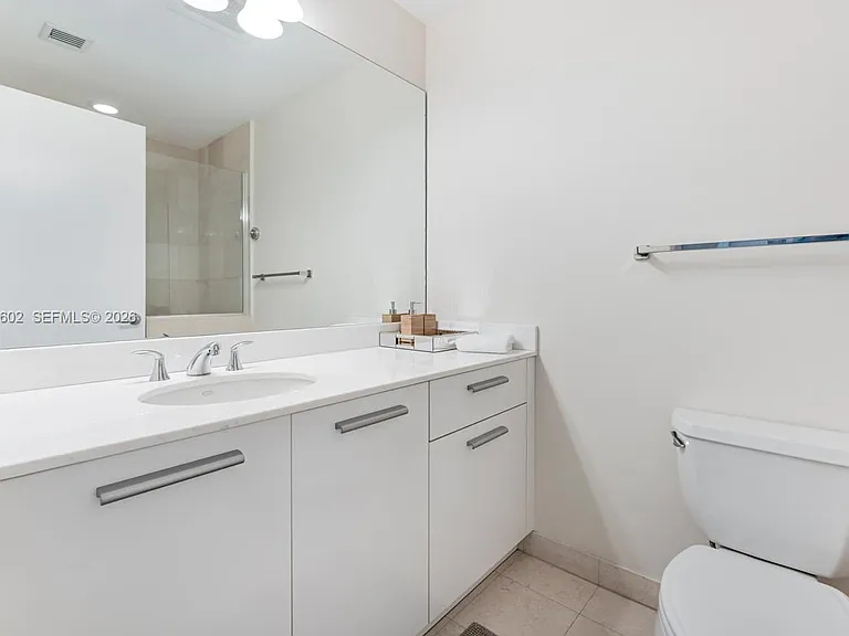 1060 Brickell Ave #1507 — Photo 18