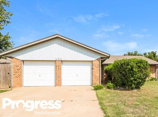 10301 Birkenhead Rd, Yukon, OK 73099