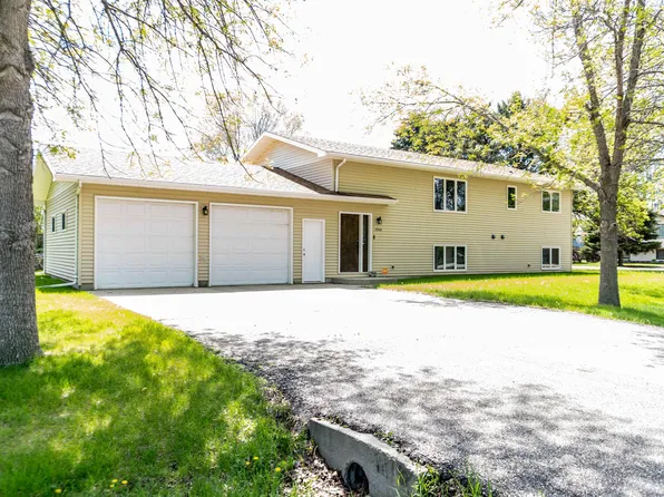 3700 10th Ave SE, Minot, ND 58701