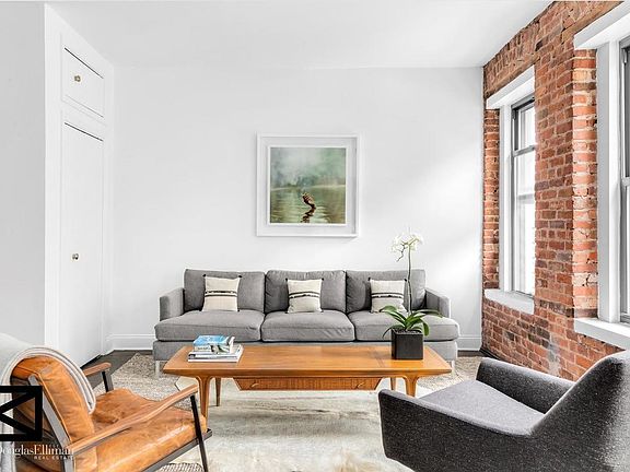 3rd image of 315 E 12th St APT 8