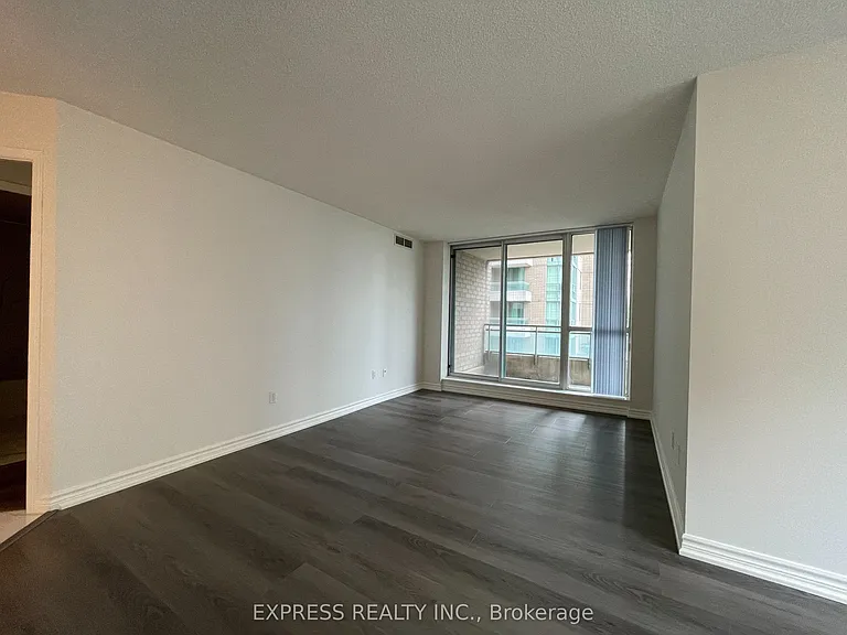 29 Pemberton Ave #503 — Photo 10