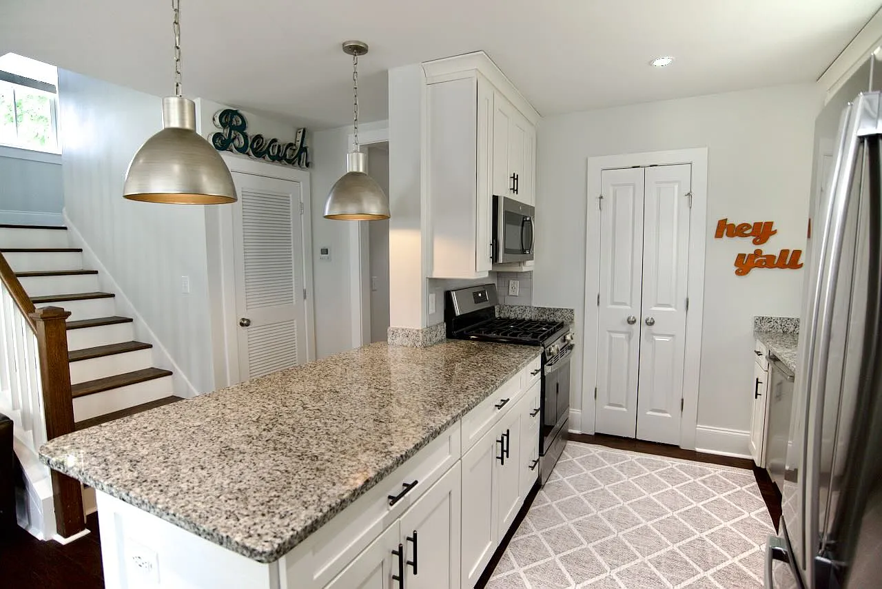 4 bed, 1854 sqft, $7,200 — Photo 2