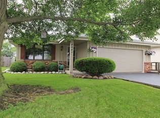 4047 S 89th St, Greenfield, WI 53228