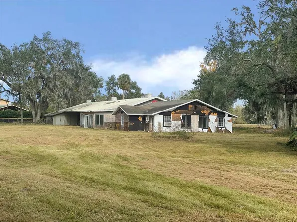 1083 Cowart Rd, Plant City, FL 33567
